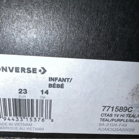 Toddler irridescent  converse - Picture 5 of 6